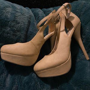 Beige Heel - Size 8.5